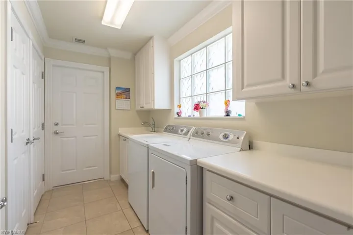 8424  Borboni  CT, Naples, FL 34114