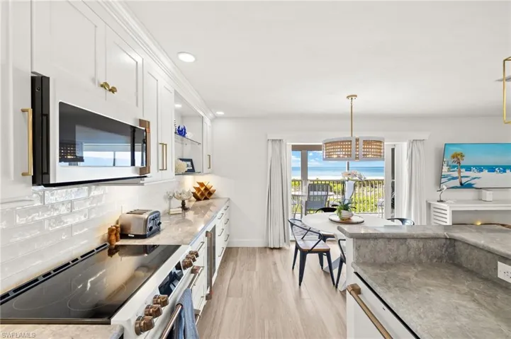 Fully Remodeled Kitchen