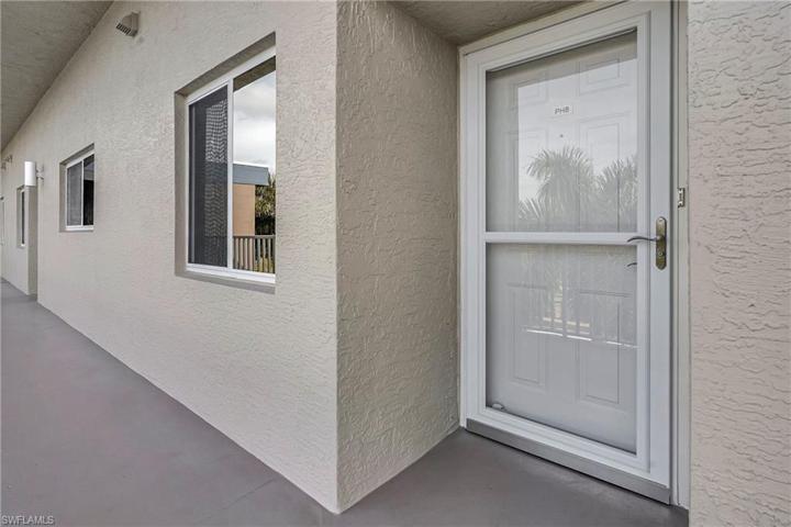 14901  Park Lake  DR, Fort Myers, FL 33919