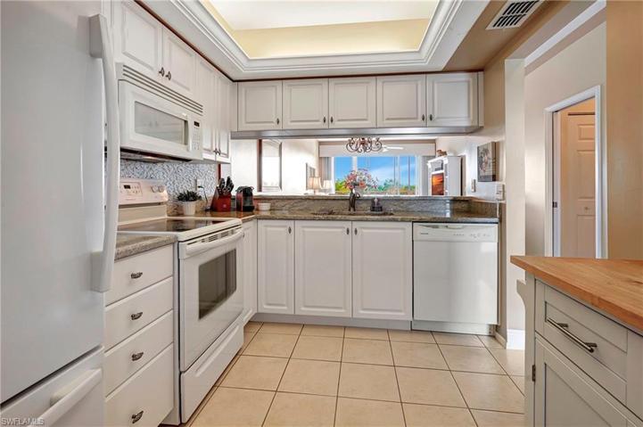 14901  Park Lake  DR, Fort Myers, FL 33919