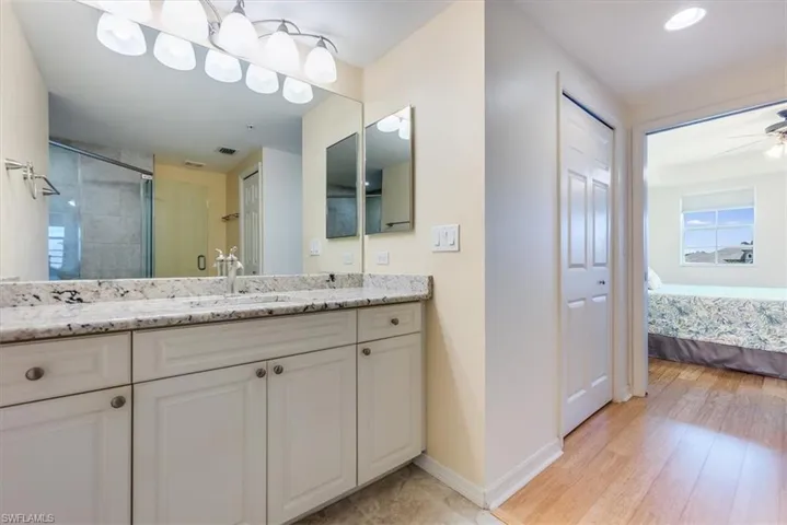 Oversized mirror with great lighting