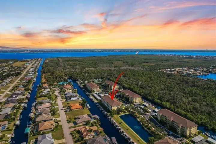 Panoramic aerial view of direct access waterway!