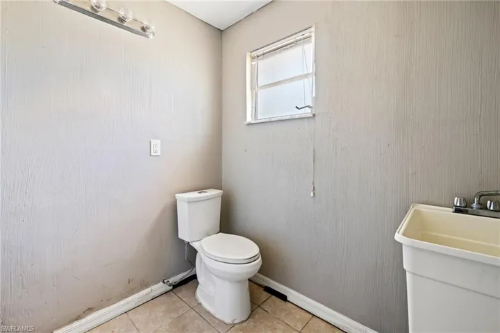 2328 Unity Ave, Fort Myers Fl 33901