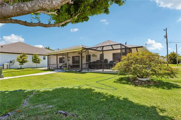 2609 Sw 37th St, Cape Coral, Florida 33914