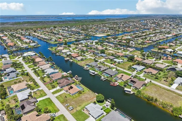 2609 Sw 37th St, Cape Coral, Florida 33914