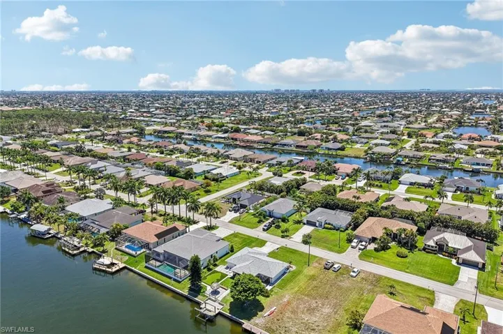 2609 Sw 37th St, Cape Coral, Florida 33914