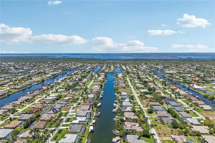 2609 Sw 37th St, Cape Coral, Florida 33914