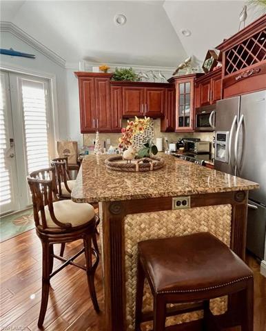 4987 Coach LN, NAPLES FL 34114