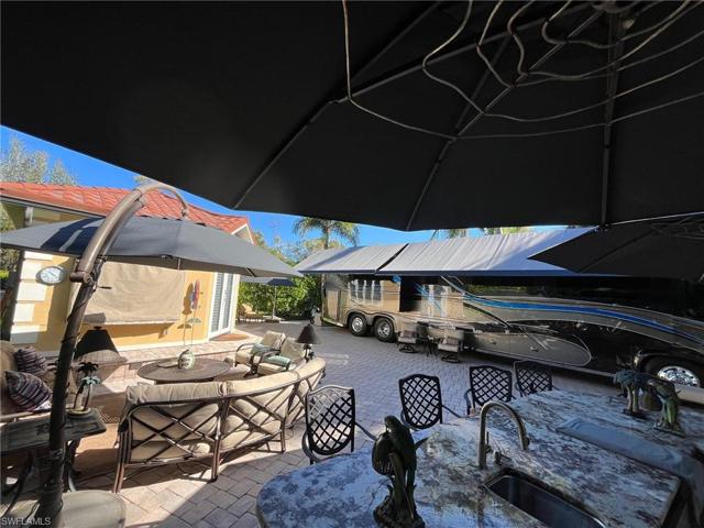 4987 Coach LN, NAPLES FL 34114