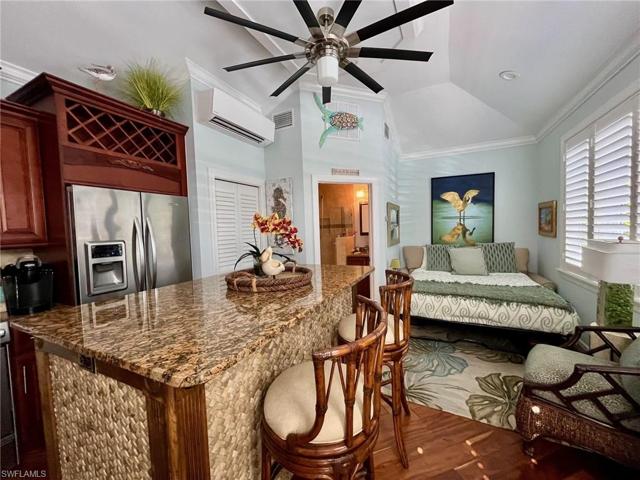 4987 Coach LN, NAPLES FL 34114