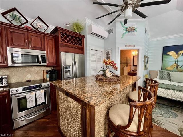 4987 Coach LN, NAPLES FL 34114