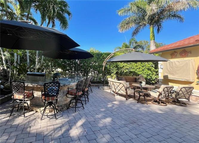 4987 Coach LN, NAPLES FL 34114