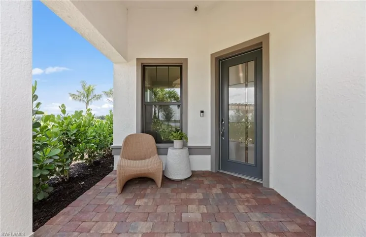 Exterior/interior photos are of staged model home. Illustration purposes only.