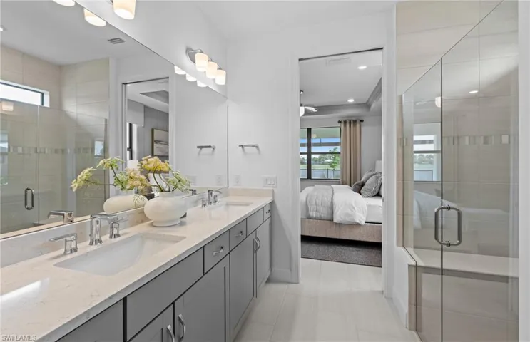 Exterior/interior photos are of staged model home. Illustration purposes only.