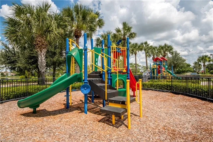 12549  Fairmont  DR, Fort Myers, FL 33913