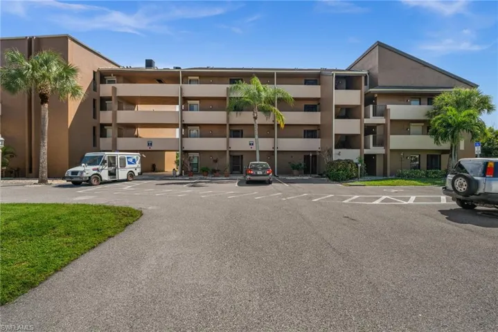 2069 W Lakeview Blvd 5, North Fort Myers, Florida 33903