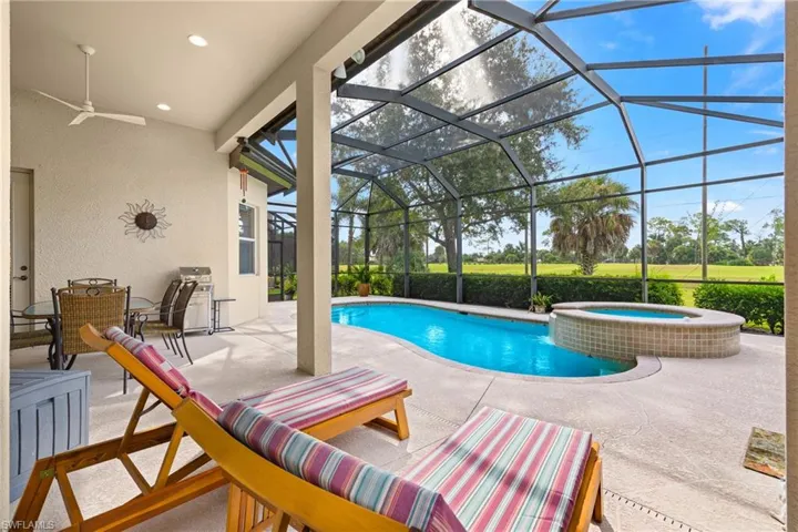 7828 Valencia Ct, Naples, Florida 34113