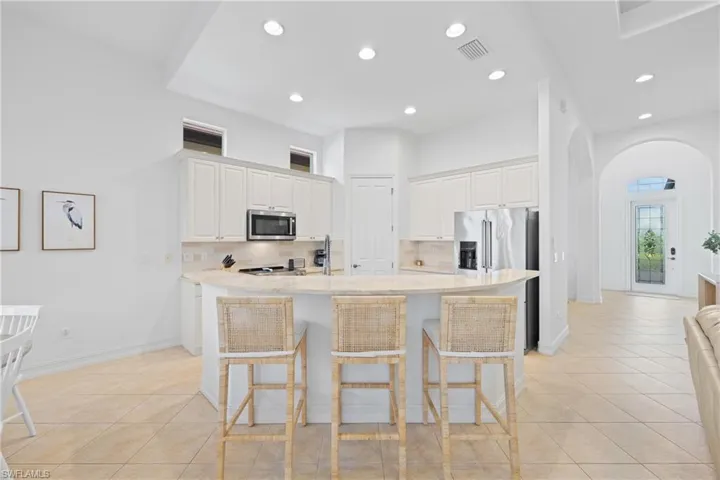 7828 Valencia Ct, Naples, Florida 34113