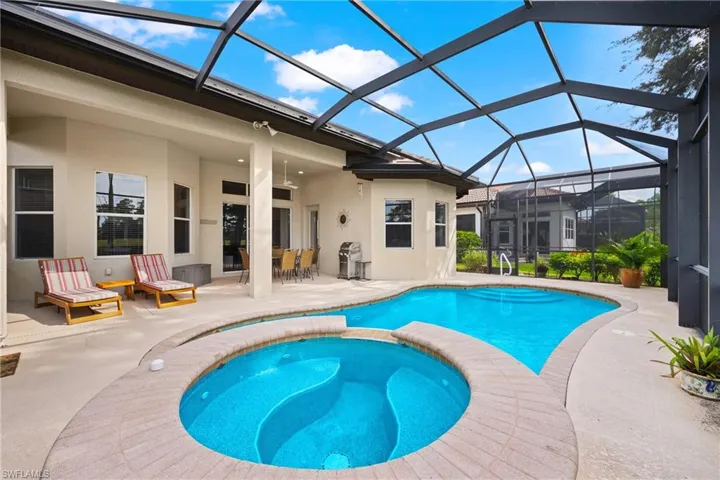 7828 Valencia Ct, Naples, Florida 34113