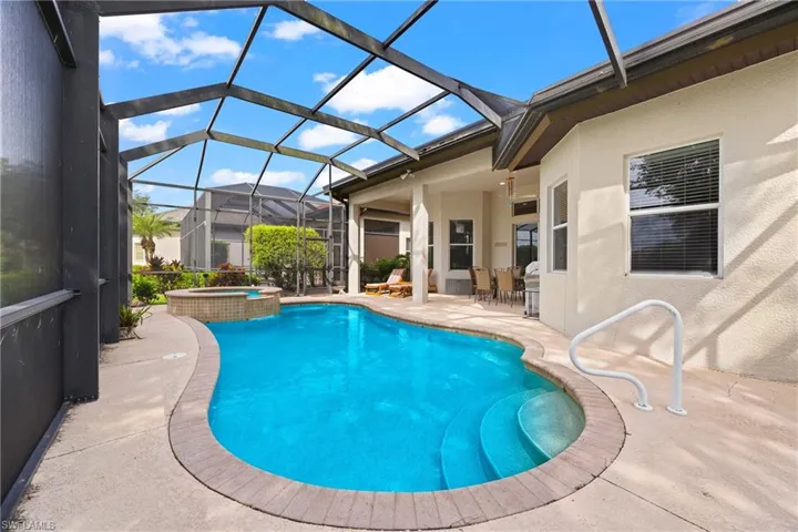 7828 Valencia Ct, Naples, Florida 34113