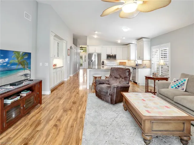 Family Room - Kitchen