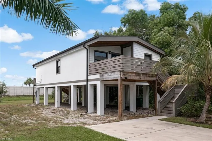 3260 Woodside Ave, Naples, Florida 34112