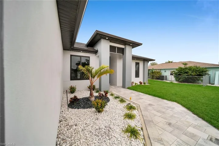 919 SE 23rd  ST, Cape Coral, FL 33990