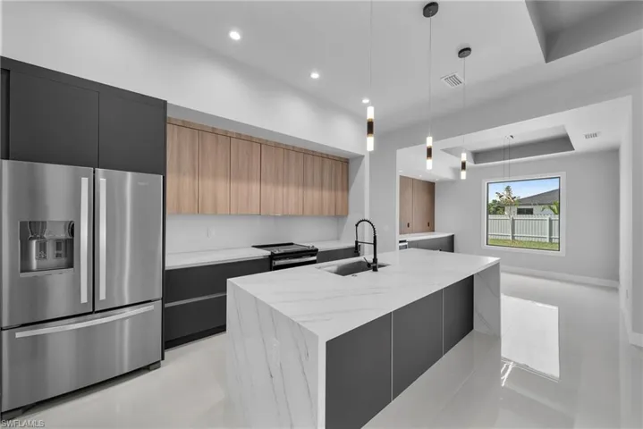 919 SE 23rd  ST, Cape Coral, FL 33990