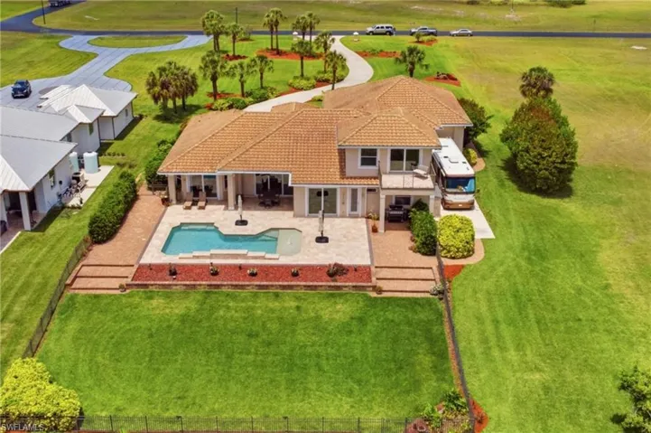2504 Caloosa Shores Dr, Labelle, Florida 33935