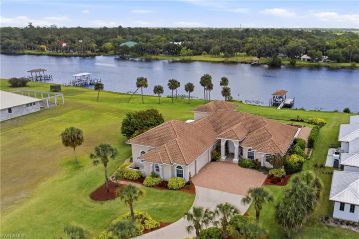 2504 Caloosa Shores Dr, Labelle, Florida 33935