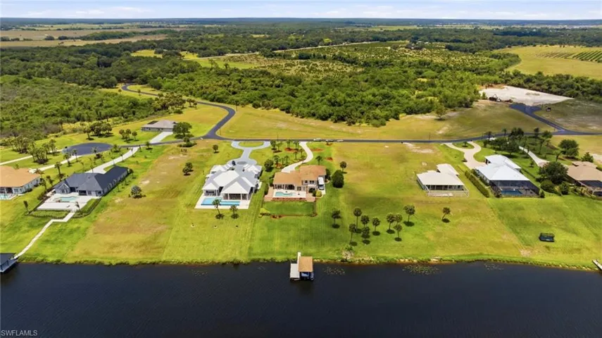 2504  Caloosa Shores  DR, Labelle, FL 33935