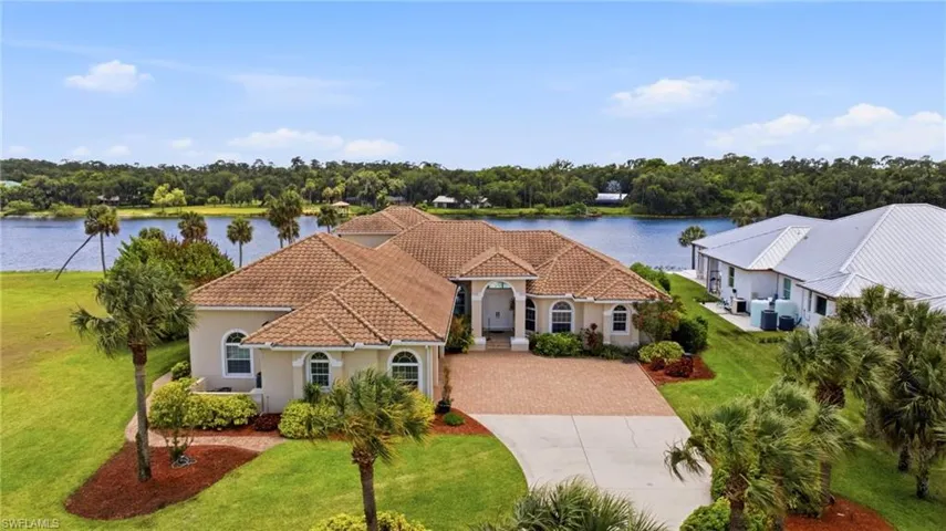 2504  Caloosa Shores  DR, Labelle, FL 33935