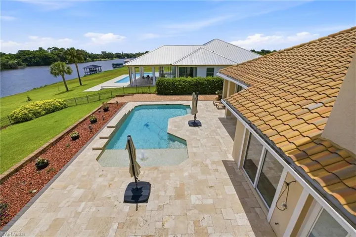 2504 Caloosa Shores Dr, Labelle, Florida 33935
