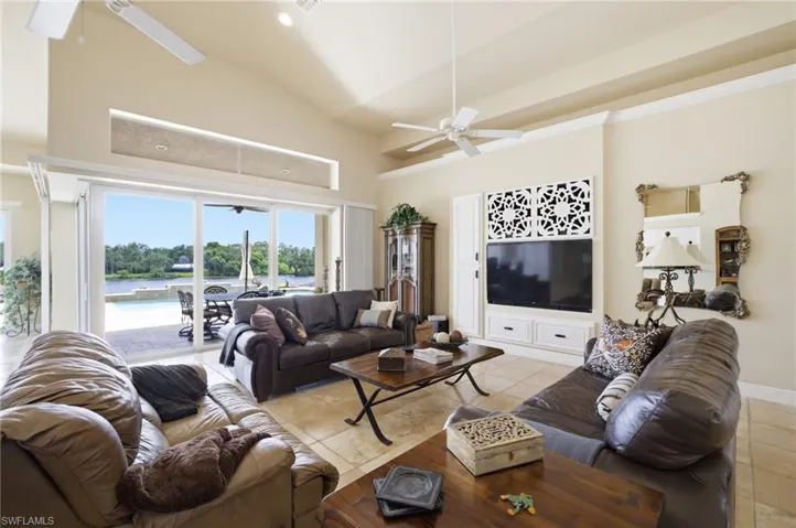 2504  Caloosa Shores  DR, Labelle, FL 33935