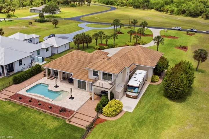 2504 Caloosa Shores Dr, Labelle, Florida 33935