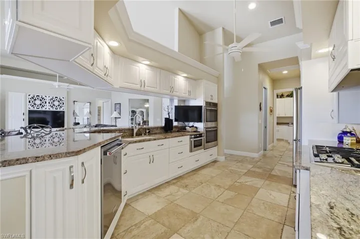 2504  Caloosa Shores  DR, Labelle, FL 33935