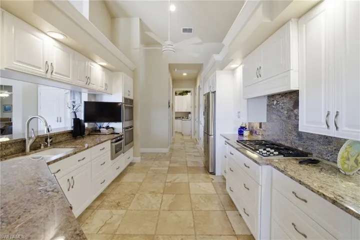 2504  Caloosa Shores  DR, Labelle, FL 33935