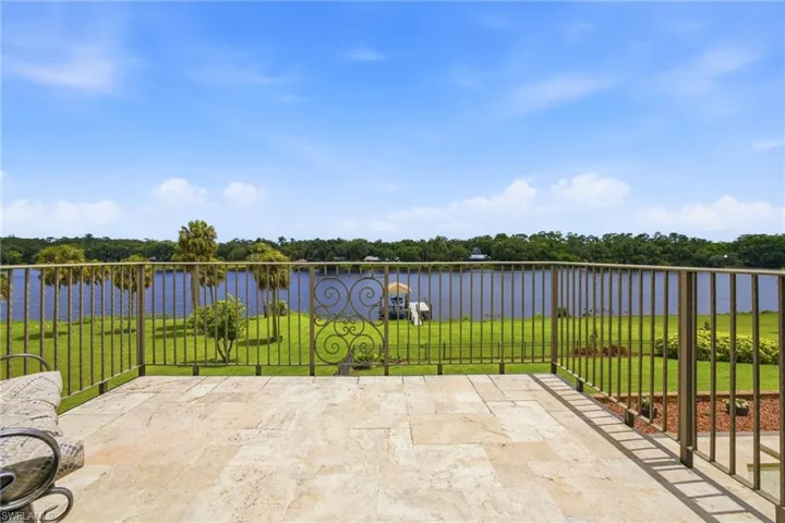 2504  Caloosa Shores  DR, Labelle, FL 33935