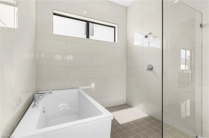 MASTER BATH SHOWER