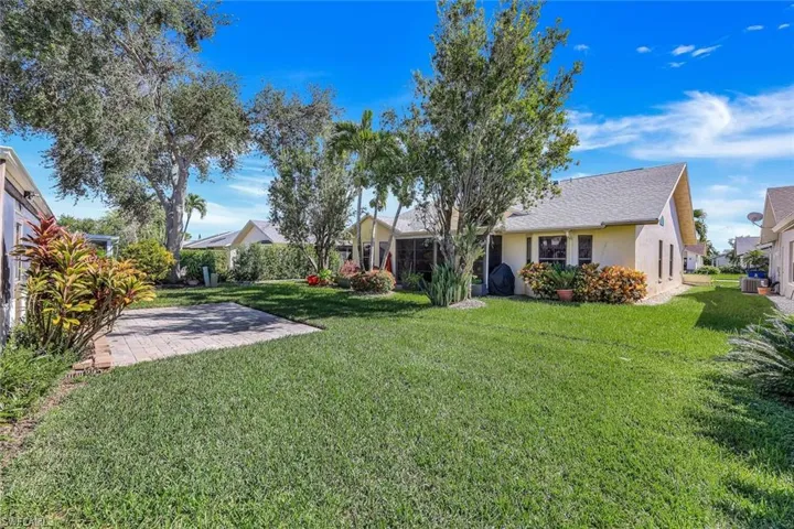 6632  Wakefield  DR, Fort Myers, FL 33966
