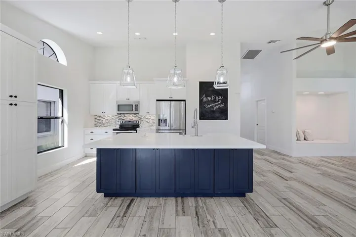 6632  Wakefield  DR, Fort Myers, FL 33966