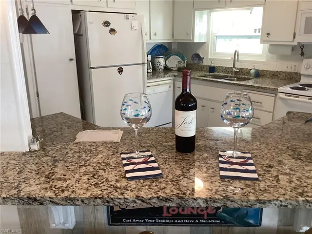 526  Charlemagne  BLVD, Naples, FL 34112