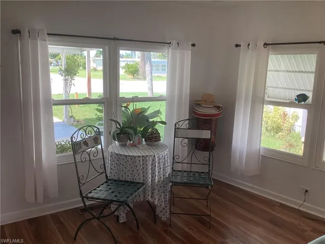 526  Charlemagne  BLVD, Naples, FL 34112