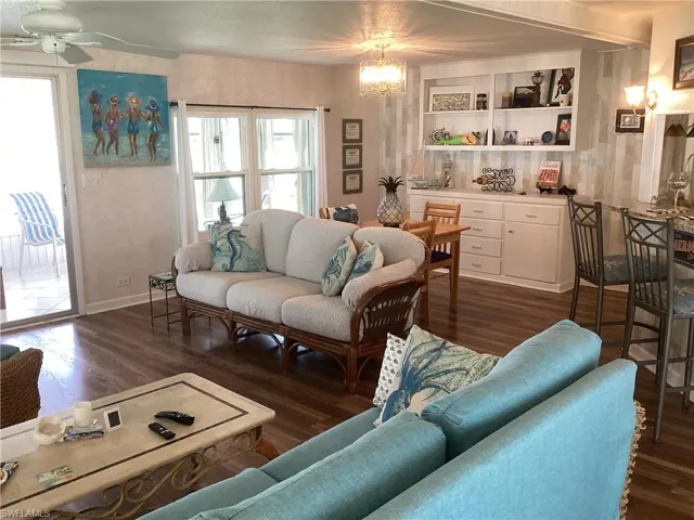 526  Charlemagne  BLVD, Naples, FL 34112