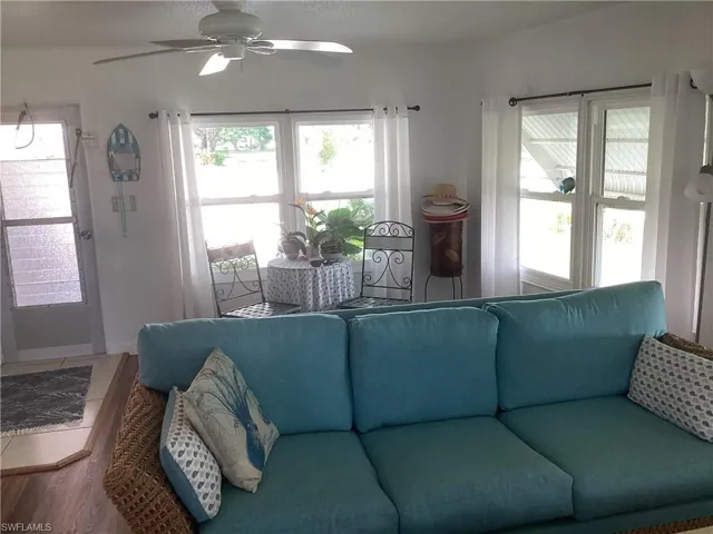 526  Charlemagne  BLVD, Naples, FL 34112