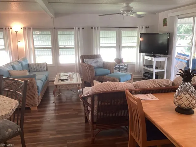 526  Charlemagne  BLVD, Naples, FL 34112