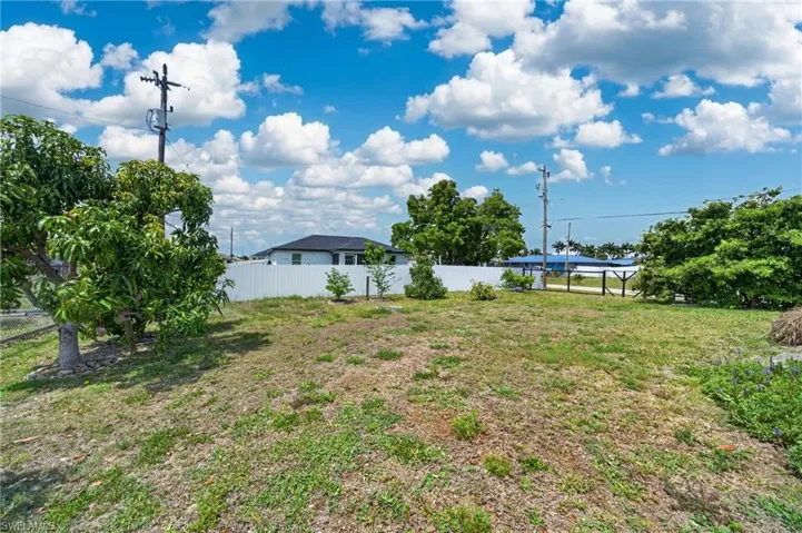 1017 Nw 15th St, Cape Coral, Florida 33993
