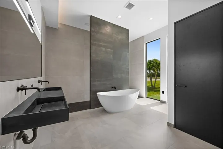 6 Nw 32nd Pl, Cape Coral, Florida 33993
