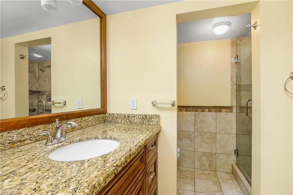 215 Cypress Way E # B2, Naples Fl 34110