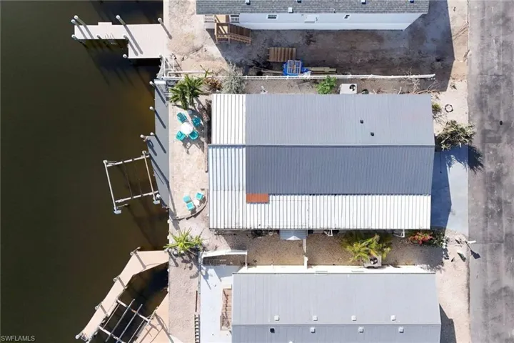 Aerial view of property and surrounding area